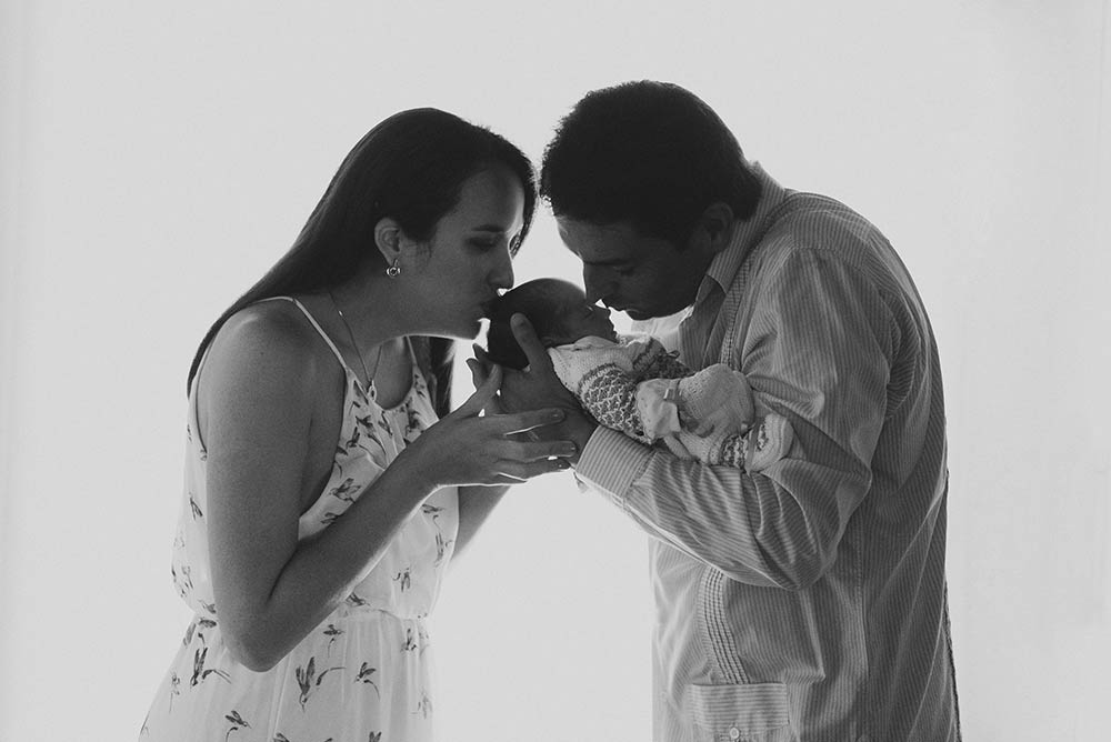 Foto de Bebé Recién Nacido en Caracas por Joel Pino